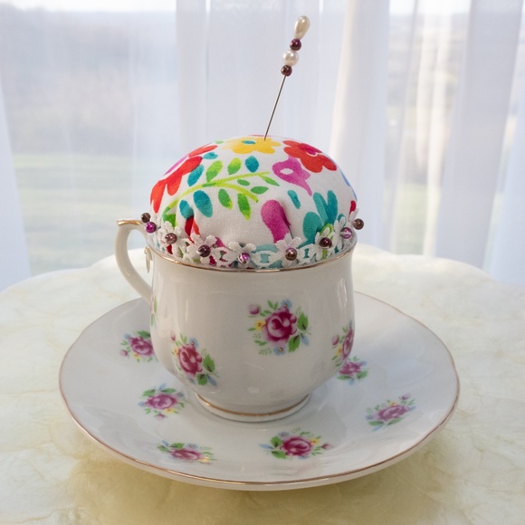 Classic Teacup And Saucer Pincushion Upcycled FTD Teacup And Saucer NWOT - Picture 3 of 15